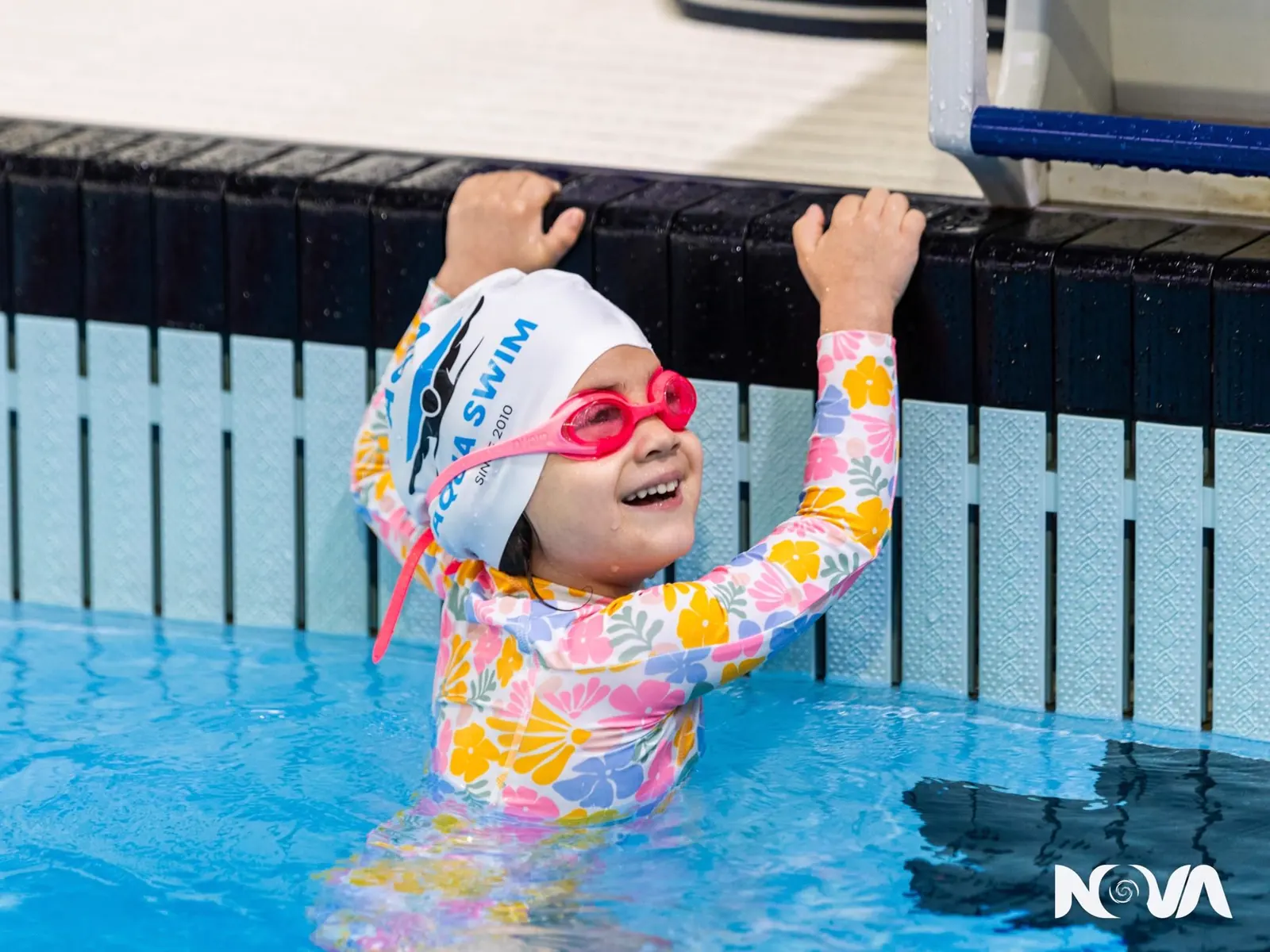 Înotătoare Aqua Swim în bazin la NOVA Summer Challenge 2026